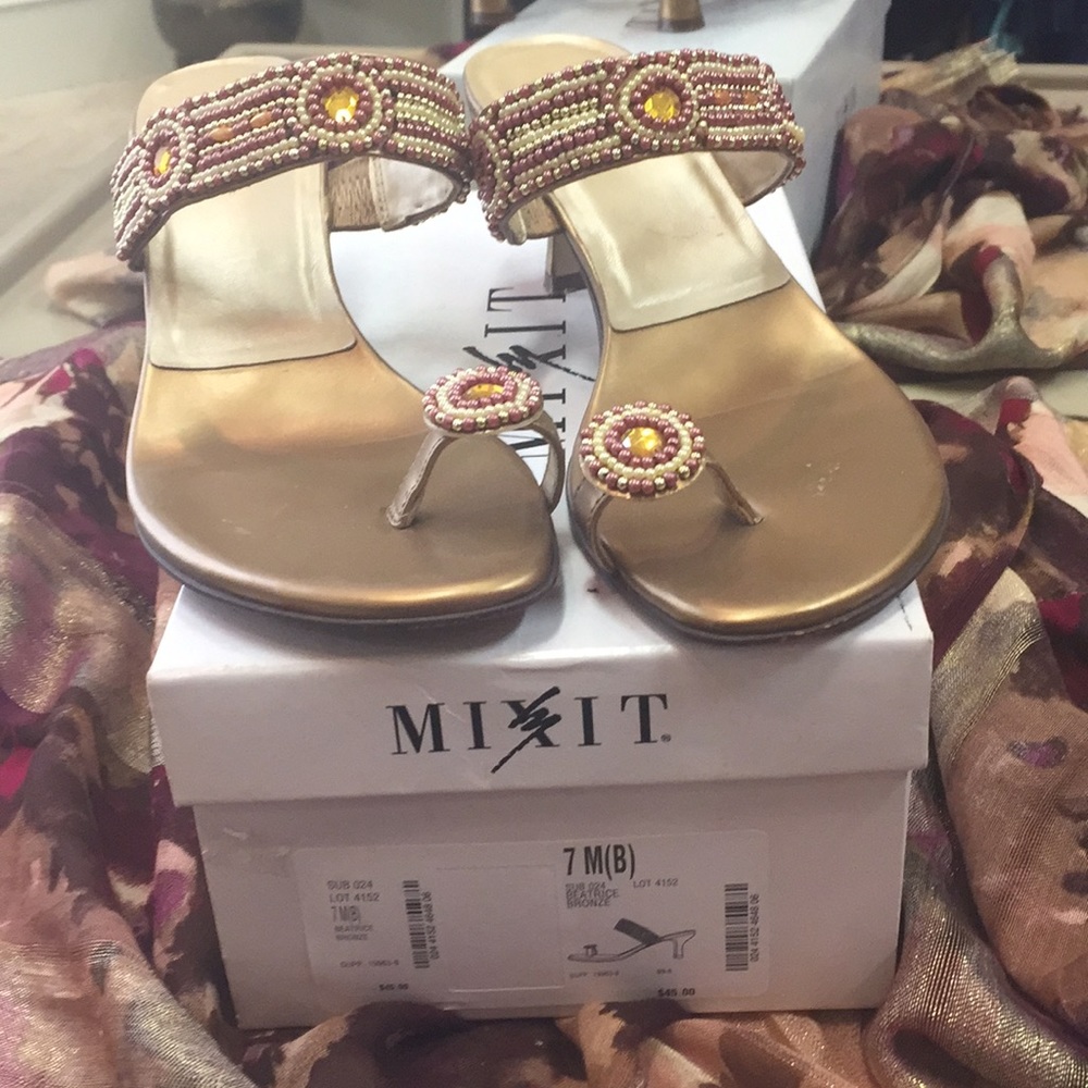 Sandals - Picture 2 of 8